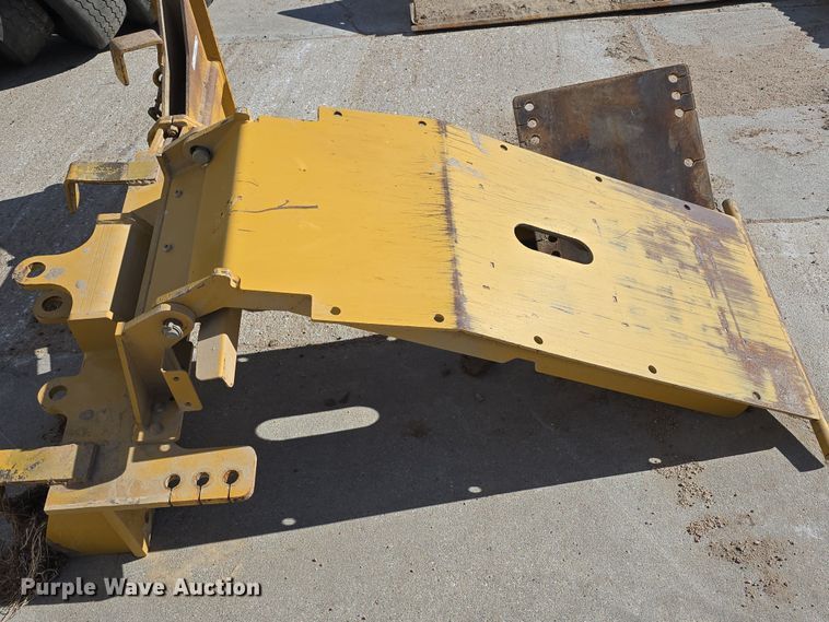 image for item EH8661 Caterpillar side wing mount