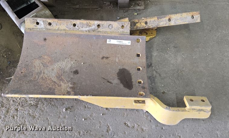 image for item EH8662 2' Caterpillar moldboard extension
