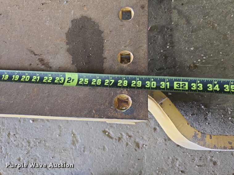 image for item EH8662 2' Caterpillar moldboard extension