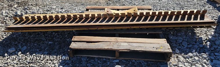 image for item EH8666 (7) 8' L motor grader moldboards 