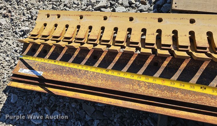 image for item EH8666 (7) 8' L motor grader moldboards 