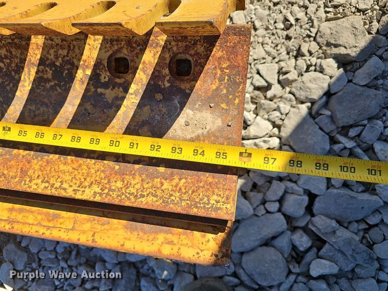 image for item EH8666 (7) 8' L motor grader moldboards 