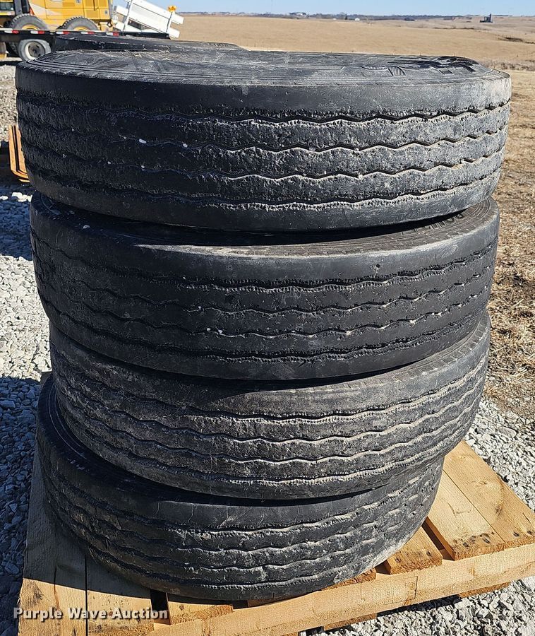 image for item EH8667 (14) 11R22.5 BF Goodrich tires