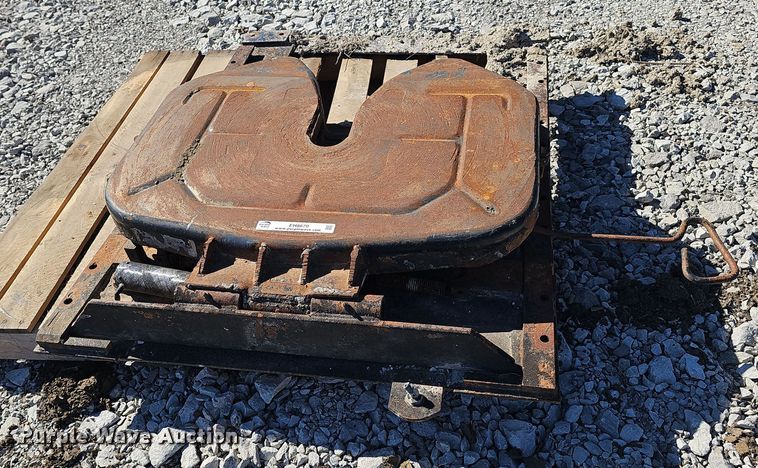 image for item EH8670 Fontaine fifth wheel