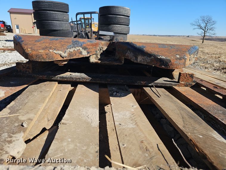 image for item EH8670 Fontaine fifth wheel