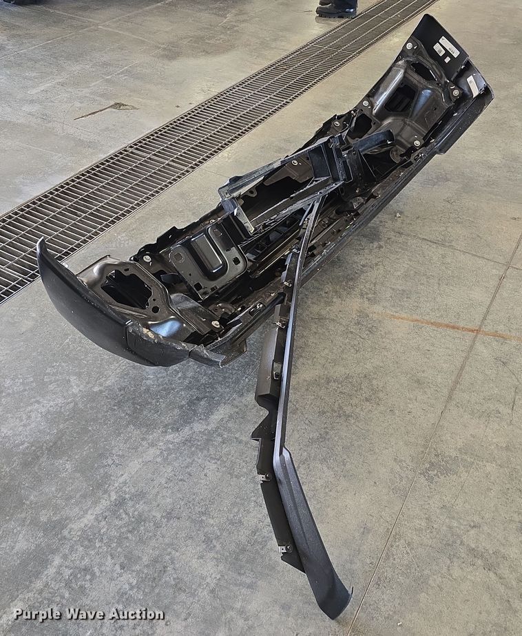 image for item EH8672 Front bumper