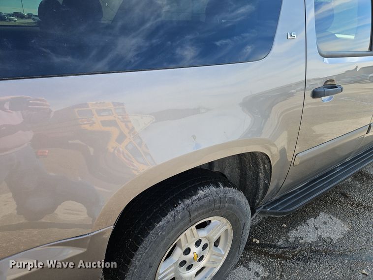 image for item EI8834 2008 Chevrolet Suburban 1500 SUV