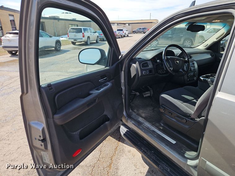 image for item EI8834 2008 Chevrolet Suburban 1500 SUV