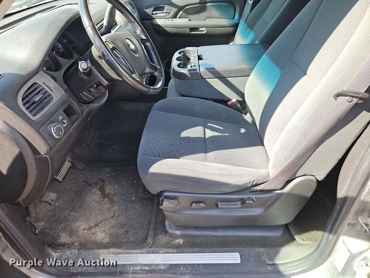 image for item EI8834 2008 Chevrolet Suburban 1500 SUV