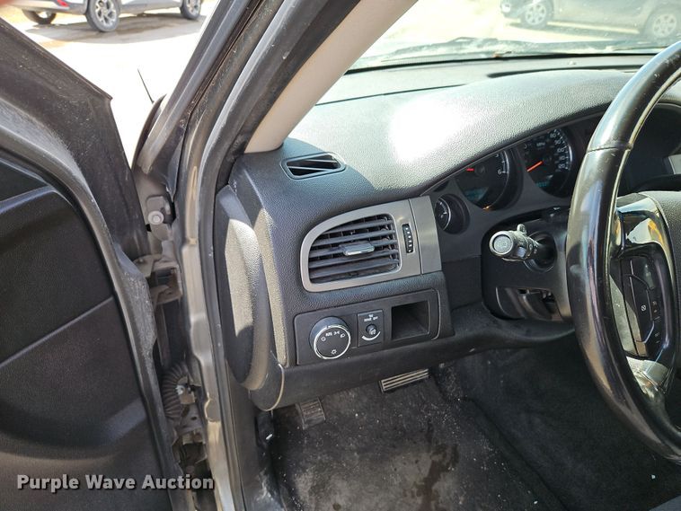 image for item EI8834 2008 Chevrolet Suburban 1500 SUV