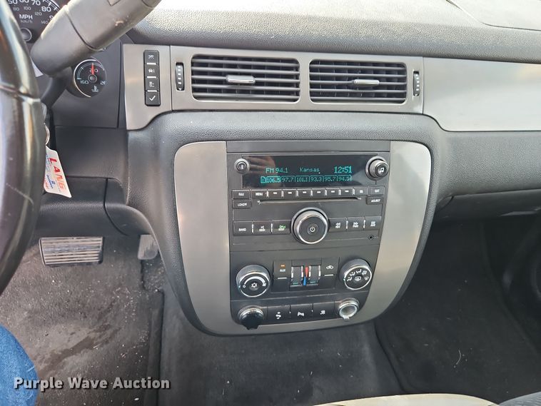 image for item EI8834 2008 Chevrolet Suburban 1500 SUV