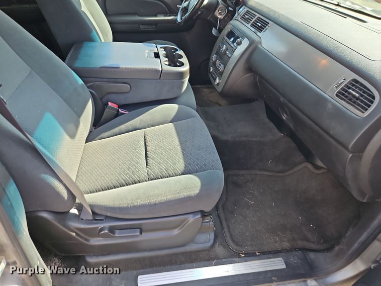 image for item EI8834 2008 Chevrolet Suburban 1500 SUV