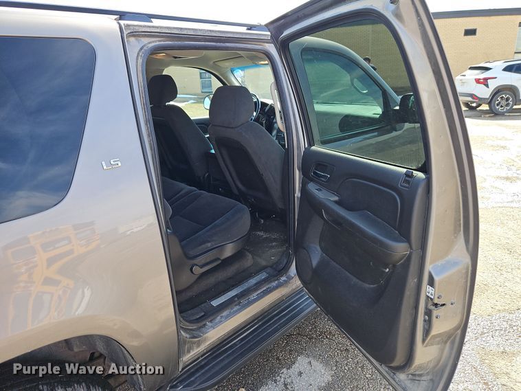 image for item EI8834 2008 Chevrolet Suburban 1500 SUV