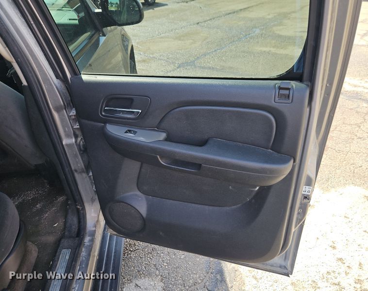 image for item EI8834 2008 Chevrolet Suburban 1500 SUV