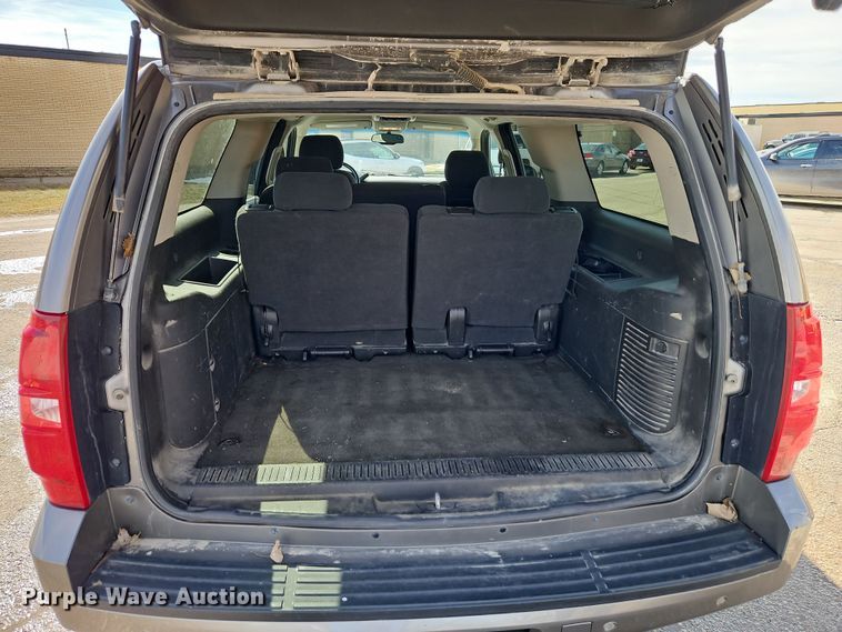 image for item EI8834 2008 Chevrolet Suburban 1500 SUV