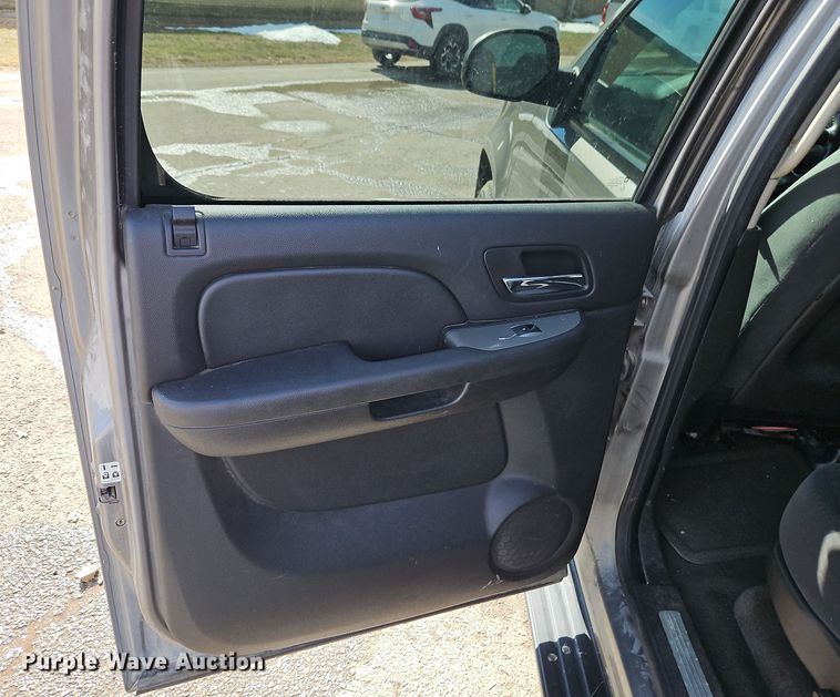 image for item EI8834 2008 Chevrolet Suburban 1500 SUV