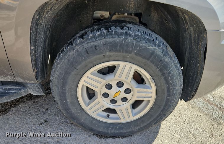 image for item EI8834 2008 Chevrolet Suburban 1500 SUV