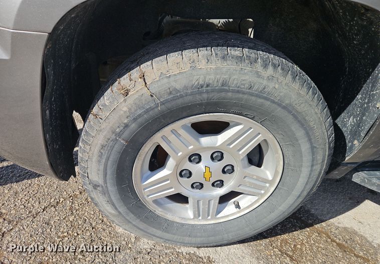 image for item EI8834 2008 Chevrolet Suburban 1500 SUV