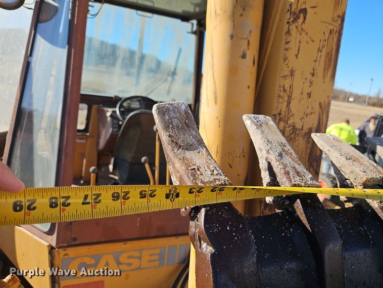 image for item EI8835 1991 Case 480F backhoe