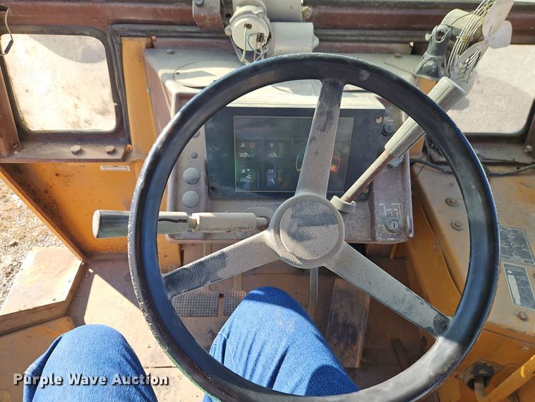 image for item EI8835 1991 Case 480F backhoe