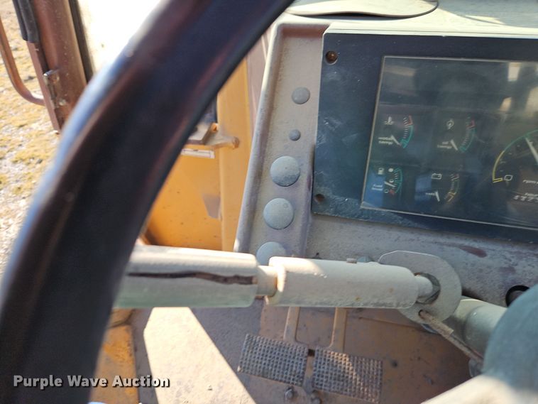 image for item EI8835 1991 Case 480F backhoe