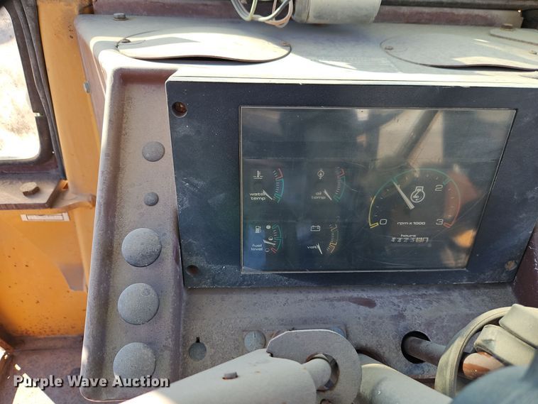 image for item EI8835 1991 Case 480F backhoe