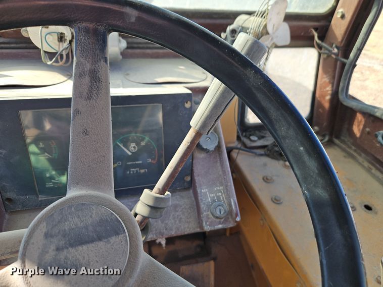 image for item EI8835 1991 Case 480F backhoe