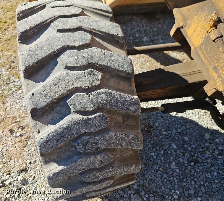 image for item EI8835 1991 Case 480F backhoe