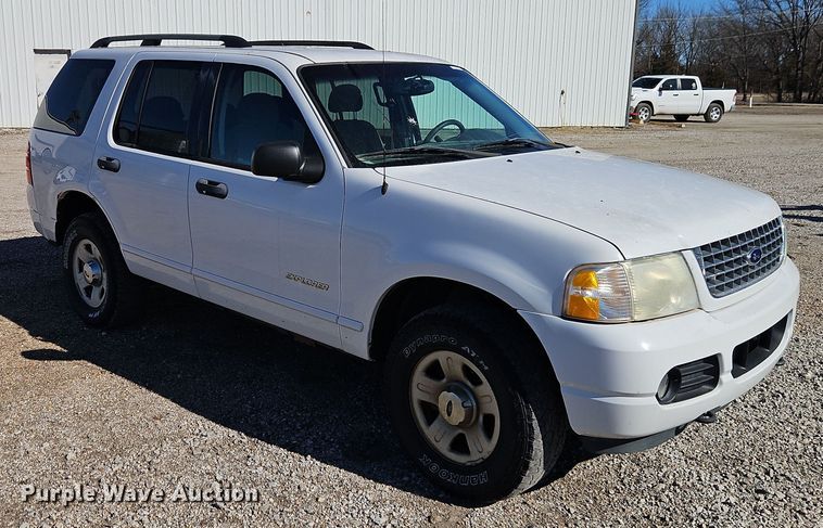 image for item EI8838 2004 Ford Explorer XLT SUV