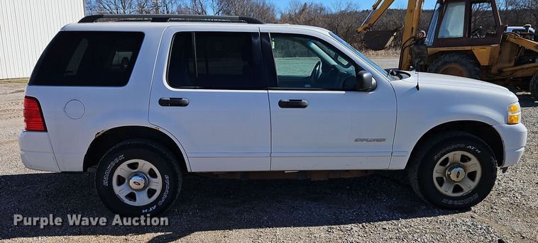 image for item EI8838 2004 Ford Explorer XLT SUV