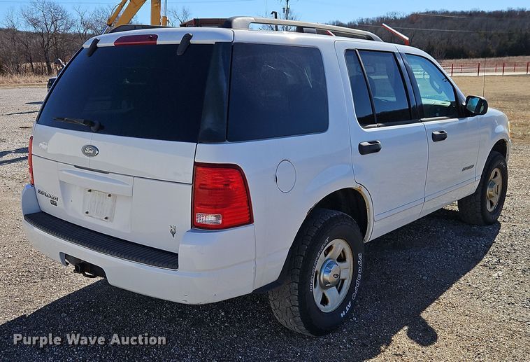 image for item EI8838 2004 Ford Explorer XLT SUV