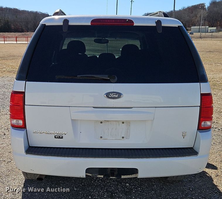 image for item EI8838 2004 Ford Explorer XLT SUV