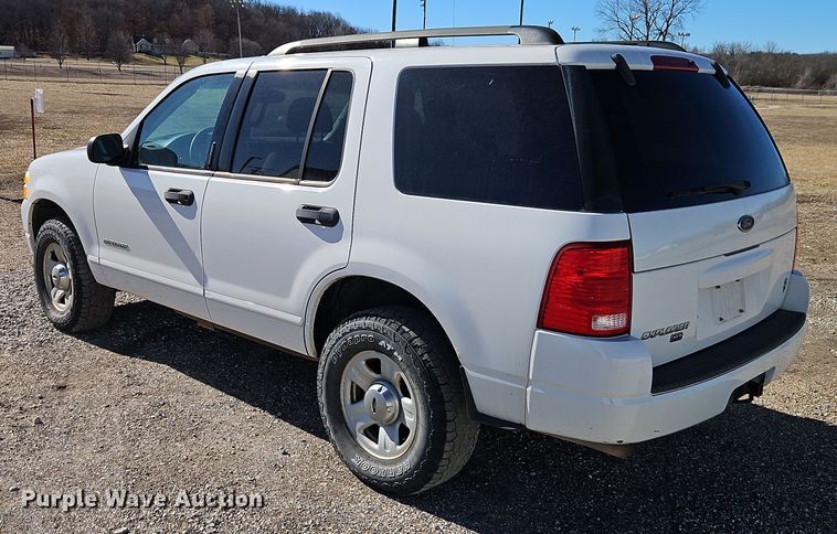 image for item EI8838 2004 Ford Explorer XLT SUV