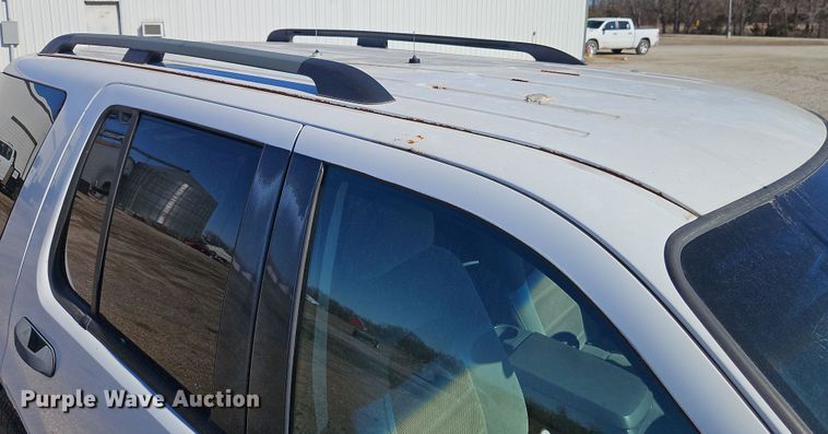 image for item EI8838 2004 Ford Explorer XLT SUV