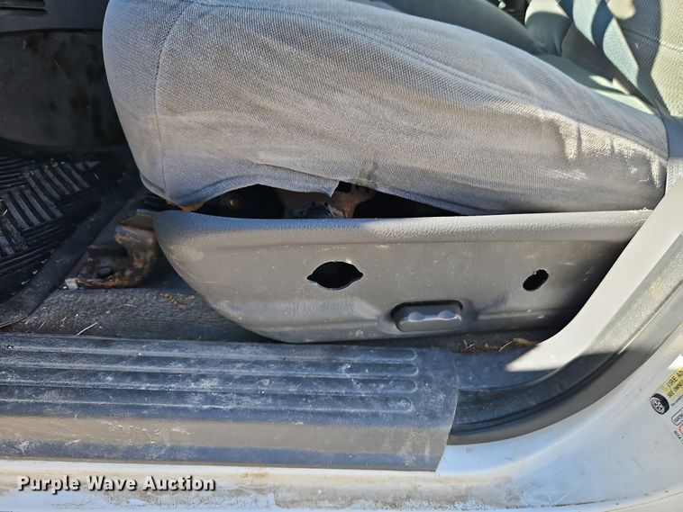 image for item EI8838 2004 Ford Explorer XLT SUV