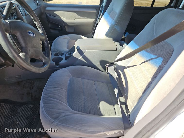 image for item EI8838 2004 Ford Explorer XLT SUV