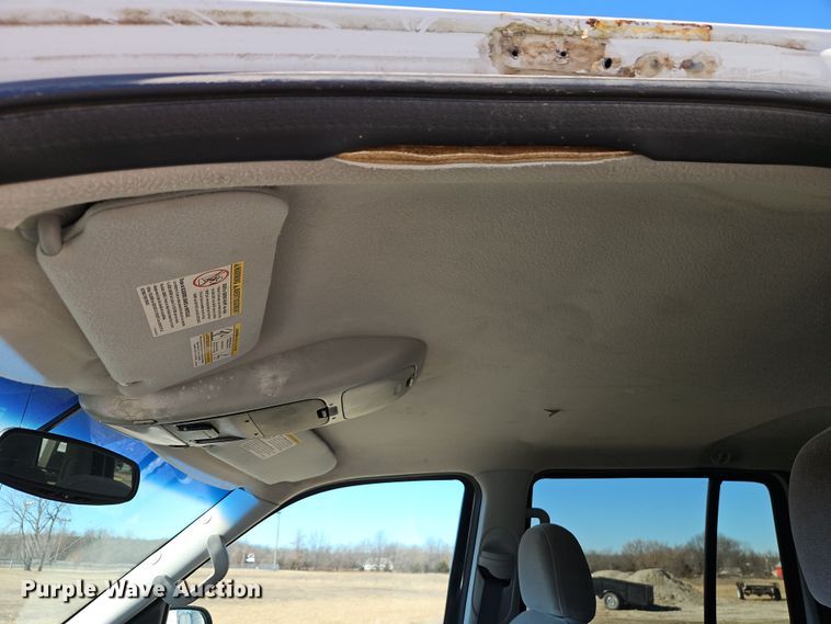 image for item EI8838 2004 Ford Explorer XLT SUV