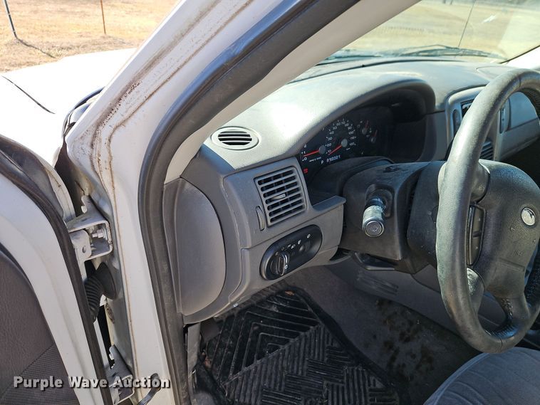 image for item EI8838 2004 Ford Explorer XLT SUV