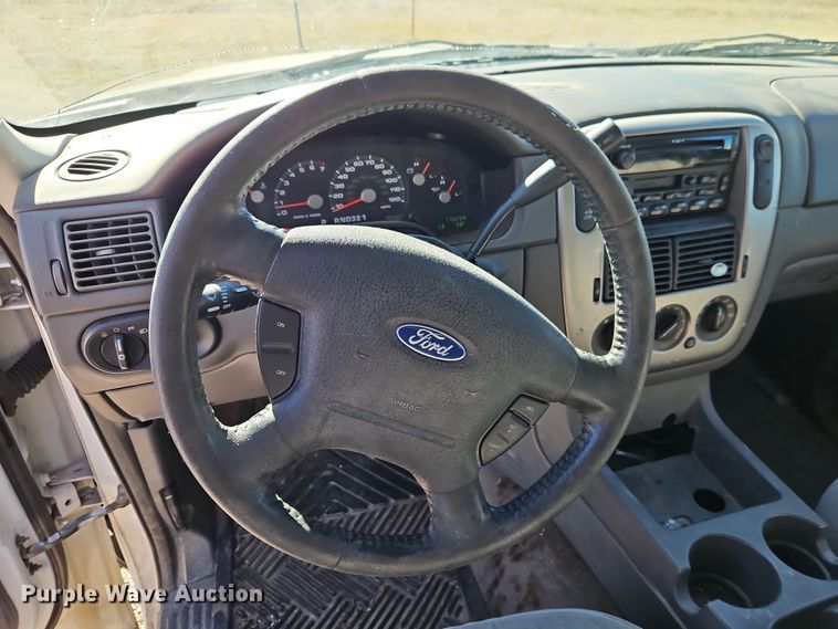 image for item EI8838 2004 Ford Explorer XLT SUV
