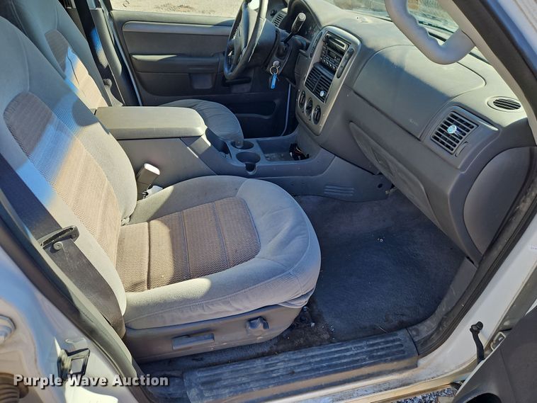 image for item EI8838 2004 Ford Explorer XLT SUV