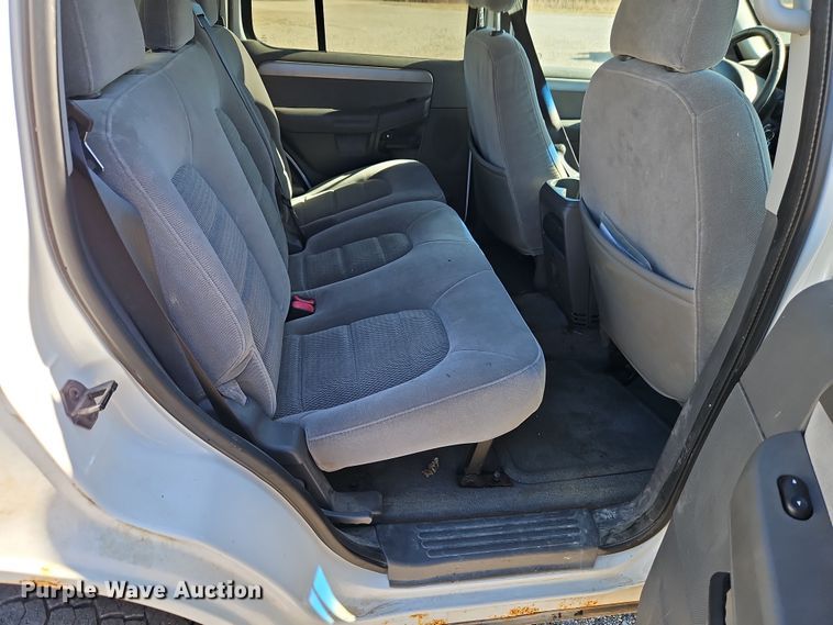 image for item EI8838 2004 Ford Explorer XLT SUV