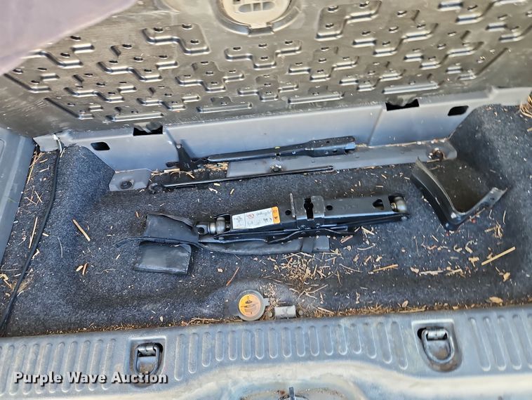 image for item EI8838 2004 Ford Explorer XLT SUV