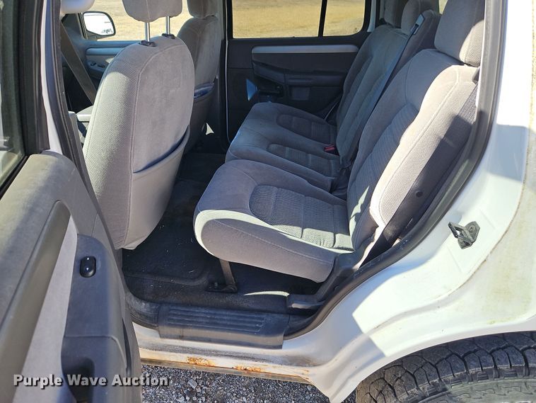 image for item EI8838 2004 Ford Explorer XLT SUV