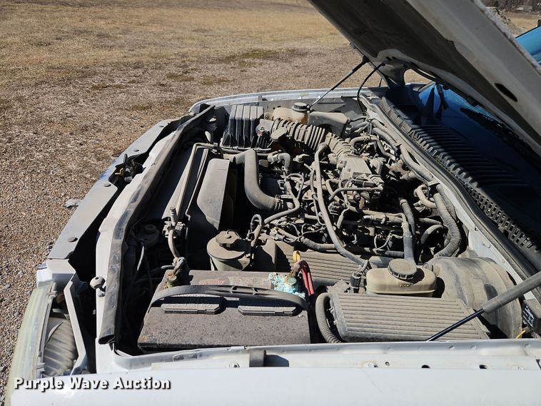 image for item EI8838 2004 Ford Explorer XLT SUV