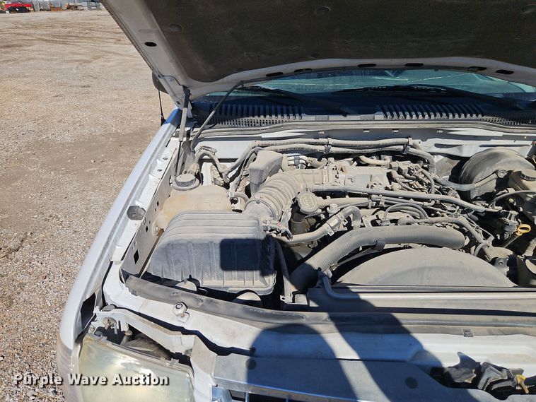 image for item EI8838 2004 Ford Explorer XLT SUV