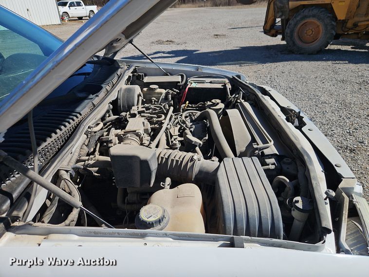 image for item EI8838 2004 Ford Explorer XLT SUV