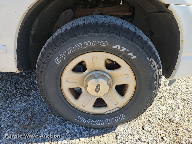 image for item EI8838 2004 Ford Explorer XLT SUV