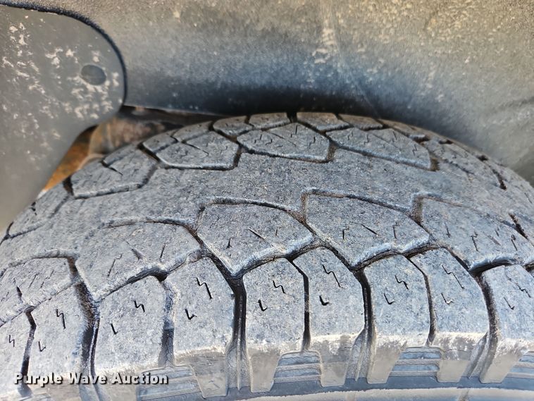 image for item EI8838 2004 Ford Explorer XLT SUV