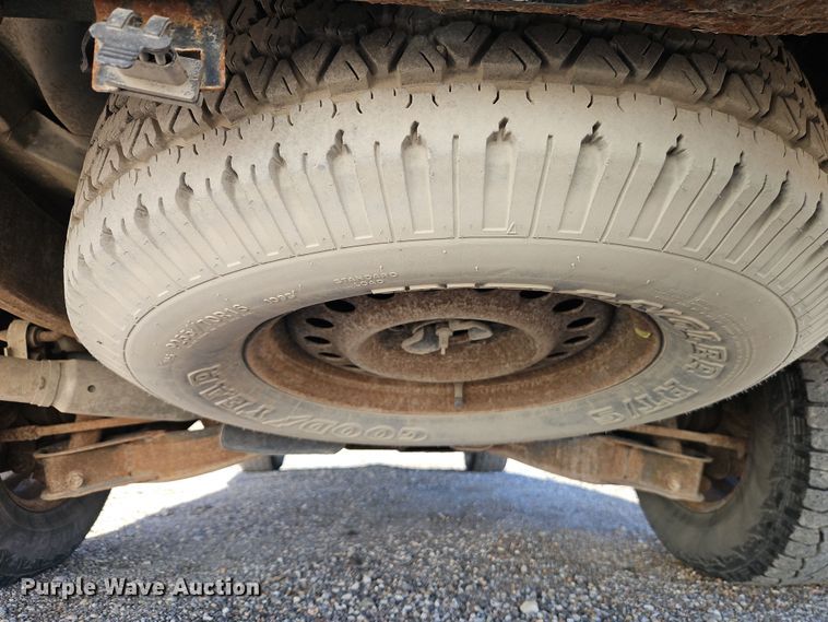 image for item EI8838 2004 Ford Explorer XLT SUV