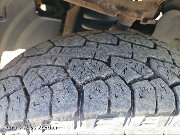 image for item EI8838 2004 Ford Explorer XLT SUV